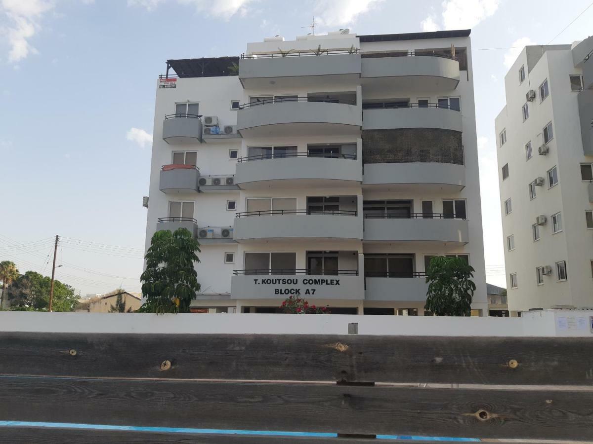 Vasilas Holiday Apartment #1 Larnaca Exterior photo